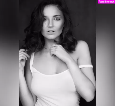 Sophie Wallace OnlyFans Thumbnail #m5oU7FGMbK