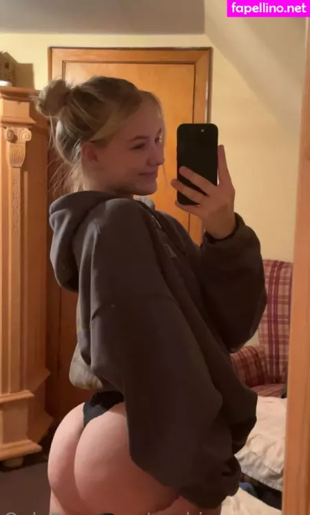 Sophieamparita OnlyFans Thumbnail #rIWcN0BVo1