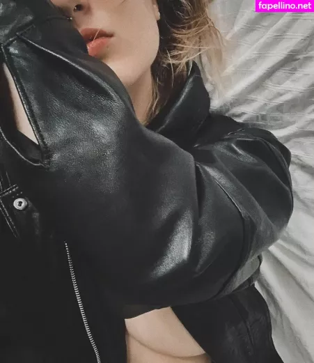 Sophieandjune OnlyFans Thumbnail #UCxO7vybtR