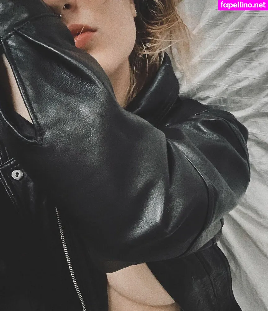sophieandjune Nude Leaked OnlyFans Photo #UCxO7vybtR