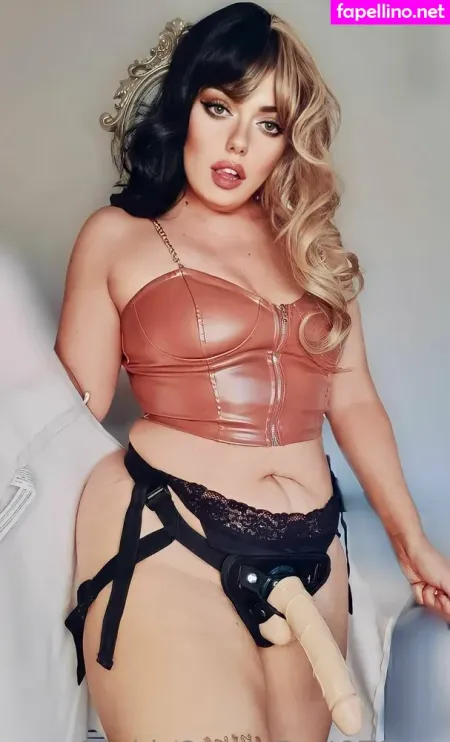 Sophiecwtch OnlyFans Thumbnail #R8QYYsVyX4