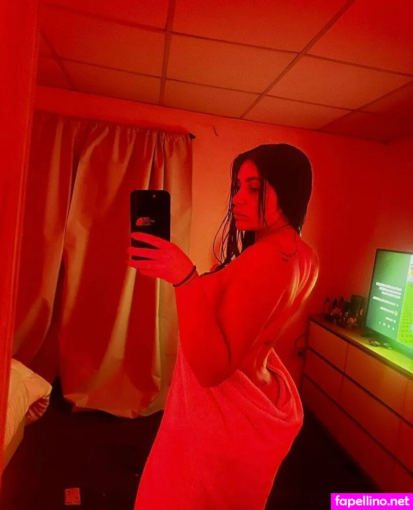 sophiedecrypte Nude Leaked OnlyFans Photo #KO7vepz3au