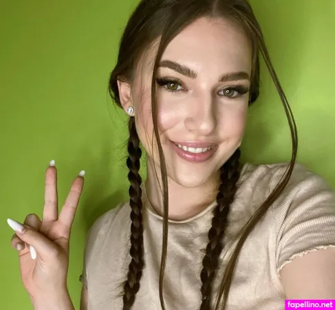 Sophieee Xoxo OnlyFans Thumbnail #vxMI9v5NiF