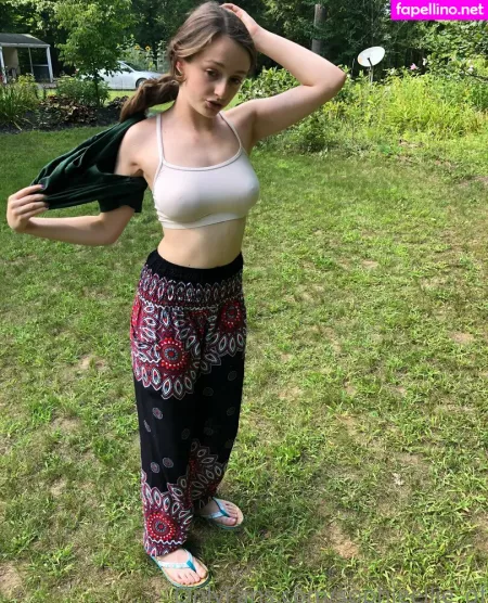 Sophieellie Of OnlyFans Thumbnail #NaVLaT0mD1