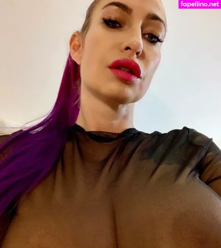 Sophieevans OnlyFans Thumbnail #0SiOz8kAS1