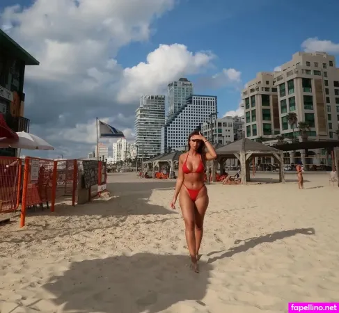 Sophielincolnx OnlyFans Thumbnail #6lq9BZxyr4