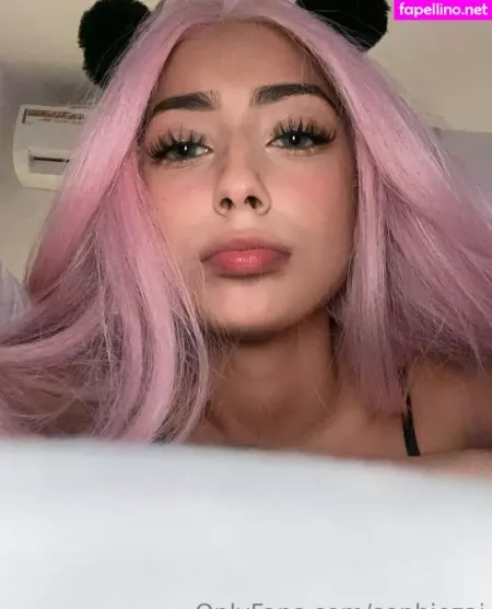 Sophiemiler OnlyFans Thumbnail #oc6tzE8ibW