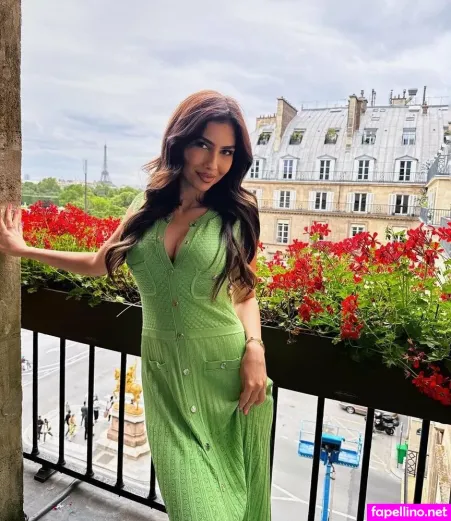 Sophieraynetv OnlyFans Thumbnail #jhcJtjb8xW