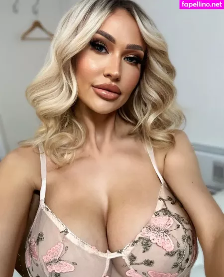 Sophiereadeofficial 1 OnlyFans Thumbnail #xzU93o3qYA