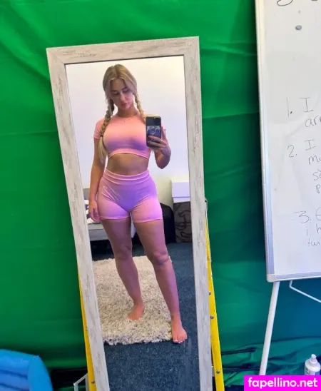 Sophiesnazz OnlyFans Thumbnail #RG2IH2xUG7