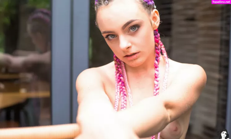 Sophiestonem OnlyFans Thumbnail #CURqUYMGfF