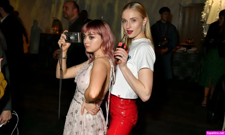 Sophieturner OnlyFans Thumbnail #l0ZOAGSUzv