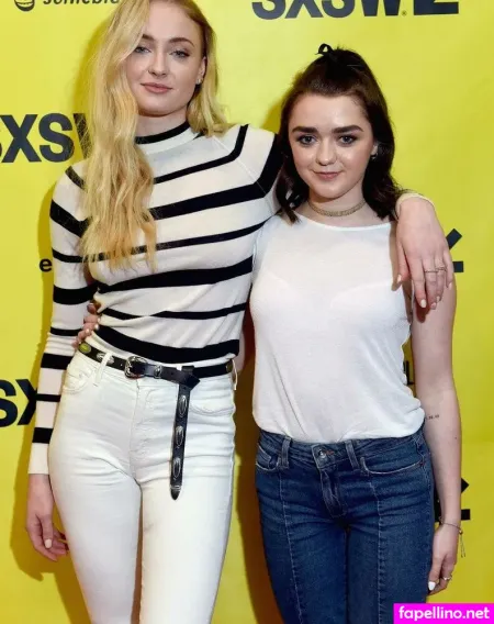 Sophieturner Main Profile Photo