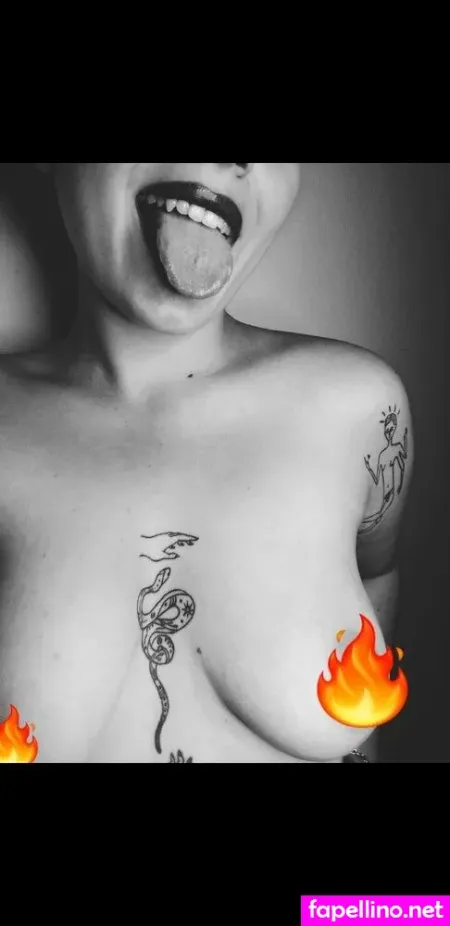 Sophlittlekitten OnlyFans Thumbnail #1TEEJeXjbS