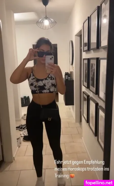 Sophmrie OnlyFans Thumbnail #zJJ2UGq5ew