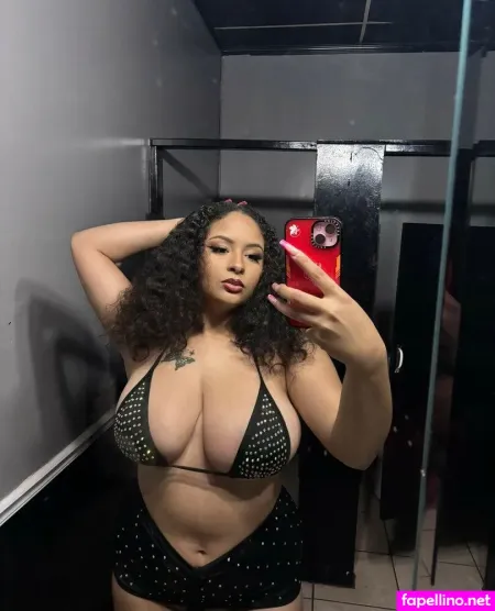 Soriyahsann OnlyFans Thumbnail #P7MKYn1xjw