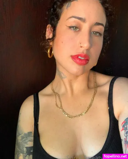 Sorrysweaty OnlyFans Thumbnail #KarUL1H4ZX