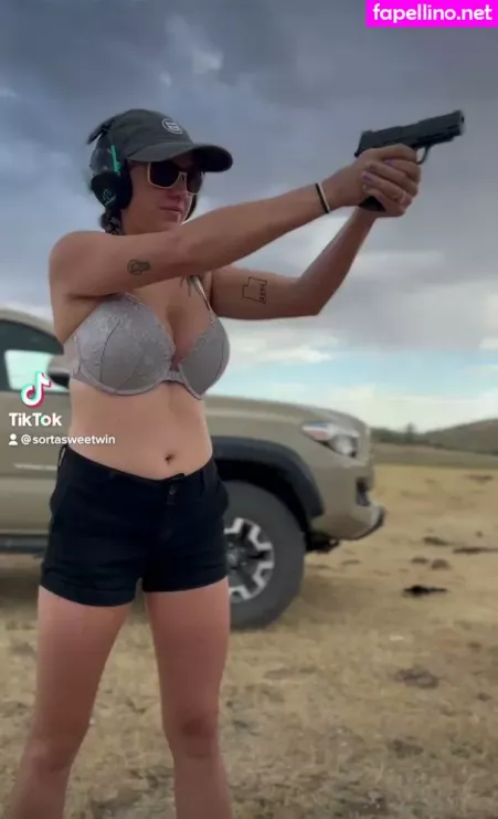 Sortasweetwin OnlyFans Thumbnail #p9427bit1T