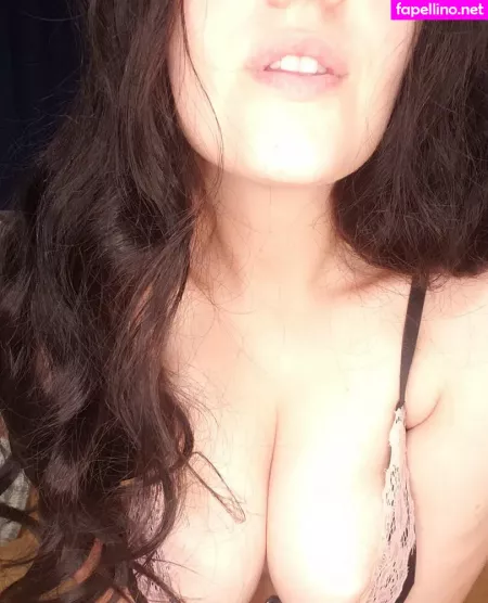 Sout Tout OnlyFans Thumbnail #8scXo9oQ2p