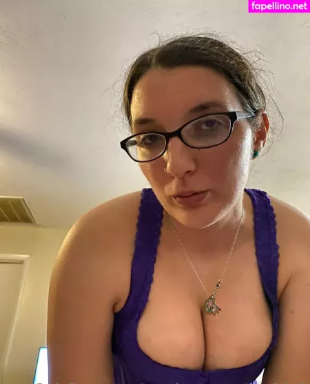 Southrenmomma2043 OnlyFans Thumbnail #5u0TNFeJta