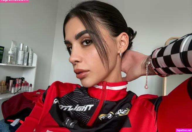 Soymeryjimsex OnlyFans Thumbnail #U8ICjkrI7E
