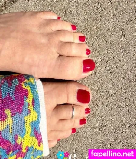 Sparklefootgirl OnlyFans Thumbnail #fuFoT0HtEO