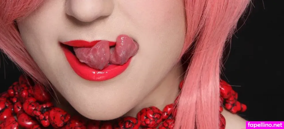 Split Tongue OnlyFans Thumbnail #YhNGAhCyPB