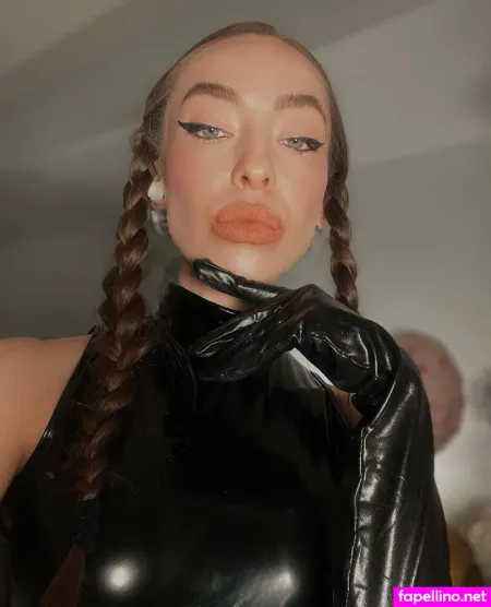 Spoilthequeen OnlyFans Thumbnail #2JzhILY5O2
