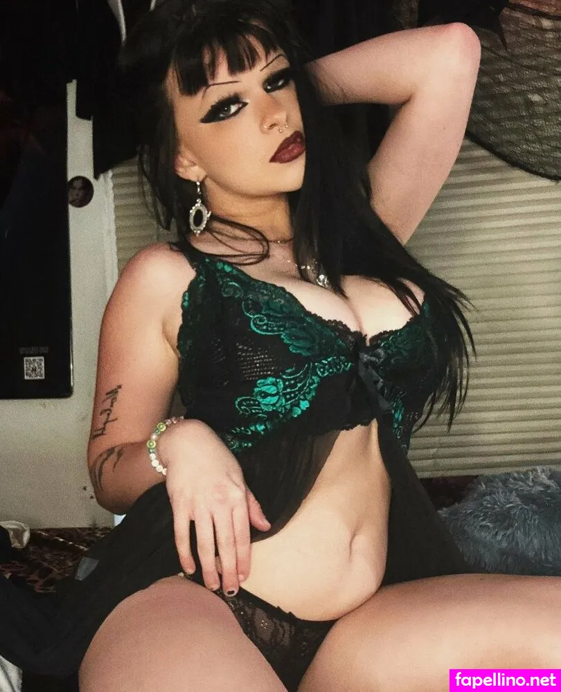 Spookyhellions, spookylittlehalloween Nude Leaked OnlyFans Photo #5nE0BQTrZJ