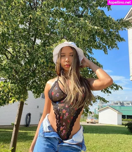Squiirt Queen OnlyFans Thumbnail #7qNz8r75Kw
