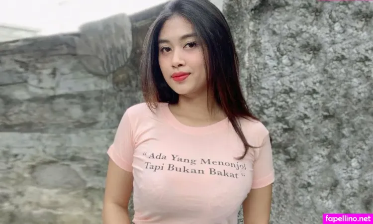 Sriayu Tarisa Main Profile Photo