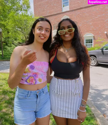 Sriya OnlyFans Thumbnail #1SM8r0bf56