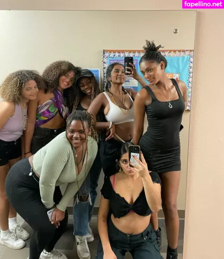 Sriya OnlyFans Thumbnail #H8NOdeFw7C