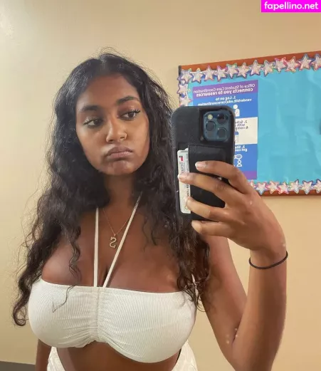 Sriya OnlyFans Thumbnail #f2FKuPFVuV