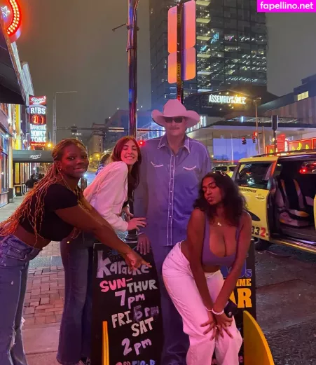 Sriya OnlyFans Thumbnail #l1fbXXR2wa