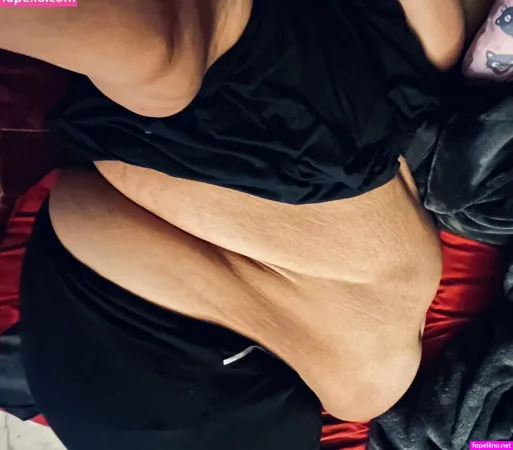 Ssbbwtrotters OnlyFans Thumbnail #GwoLdnn3Mb