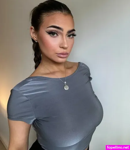 Sscarletthughes OnlyFans Thumbnail #rWj5ghiKmJ
