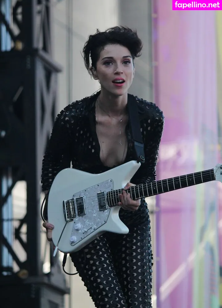 Annie Erin Clark, muddaub, st_vincent Nude Leaked OnlyFans Photo #d9fpm2xv1i