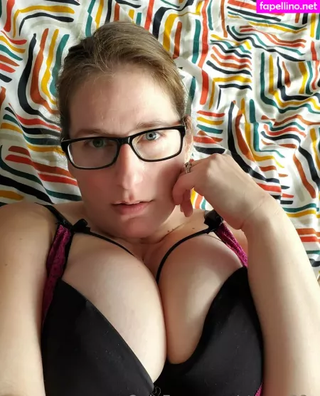 Stacey38g OnlyFans Thumbnail #H5v8dn3Fnc