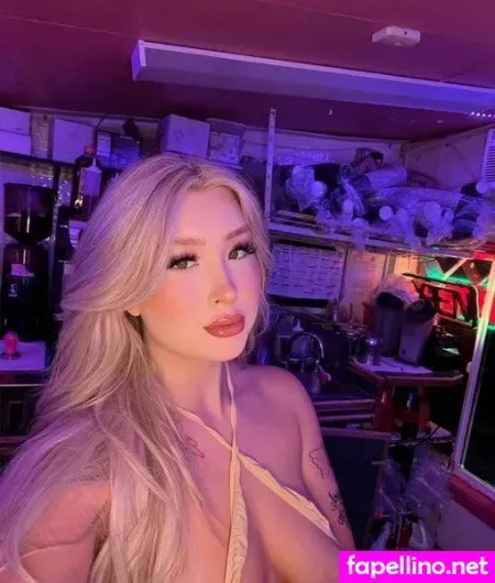 Stacked Blonde OnlyFans Thumbnail #WQd4XCr00u