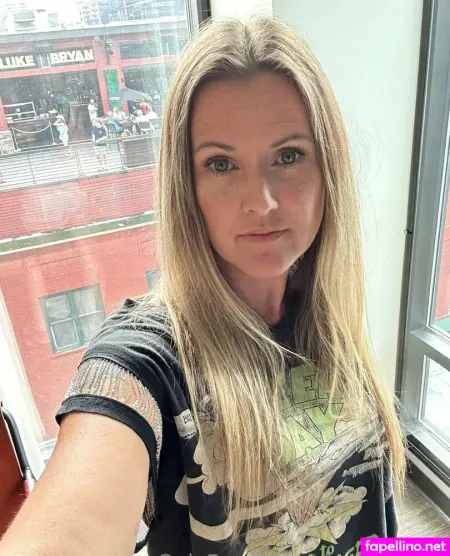 Stacys Mom OnlyFans Thumbnail #NsOmNOu2Ek