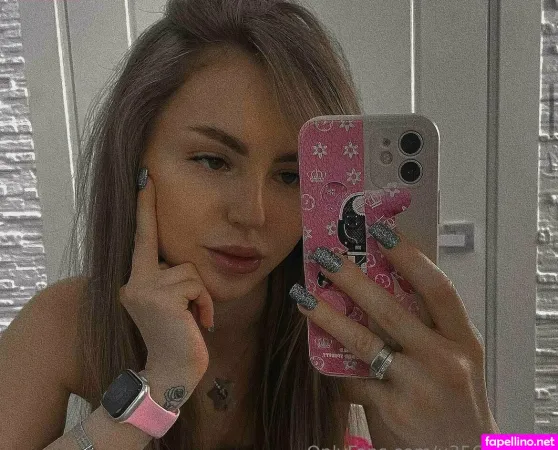 Star Roxy OnlyFans Thumbnail #Wly6b3ffDw