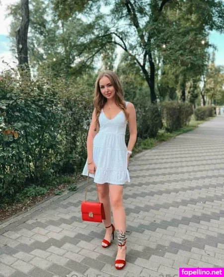 Star Roxy OnlyFans Thumbnail #rXpkJGYuN2