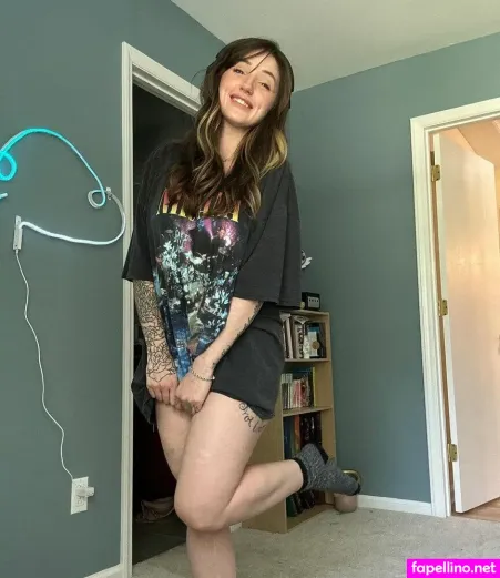 Starisstarving OnlyFans Thumbnail #9b1PeHvWR1