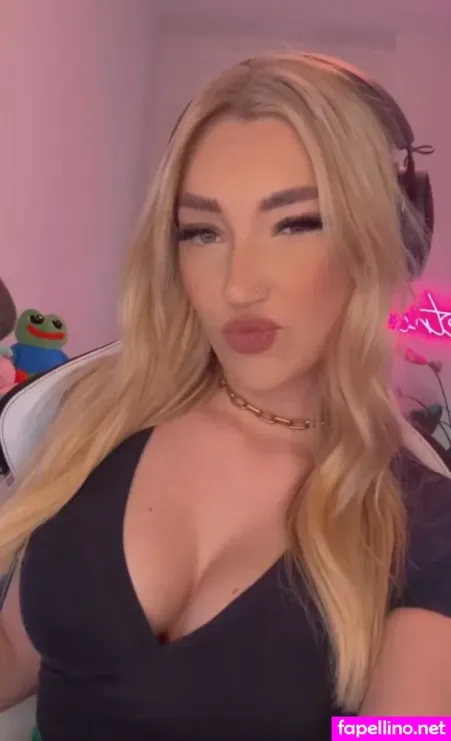 Starletnova 27 OnlyFans Thumbnail #LRHq1LFChY