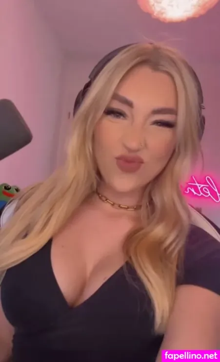 Starletnova 27 OnlyFans Thumbnail #MxUrecHEkq