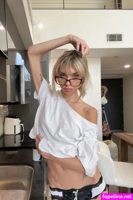 Starletstone OnlyFans Thumbnail #s58g2wZbI9