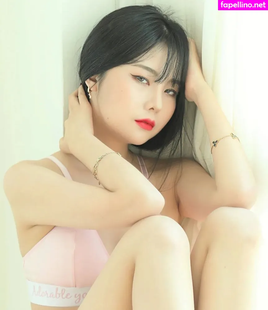 Yuna Nude Leaked OnlyFans Photo #4IuAnNn02W