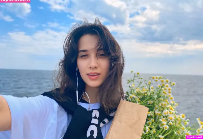 Starry Mary OnlyFans Thumbnail #e2T0LTihSY