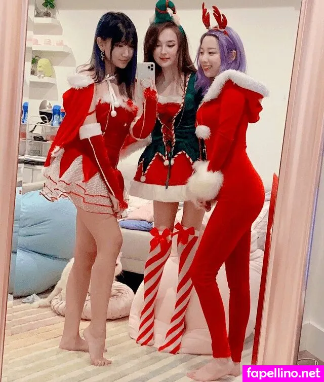 Starsmitten , starsmitten_ Nude Leaked OnlyFans Photo #KcbNunGRXt